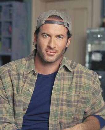 Studio Publicity Still from Gilmore Girls Scott Patterson circa 2001 photo credit: Jeffrey Thurnher Los Angeles CA  Copyright: xAPCx 308471595
