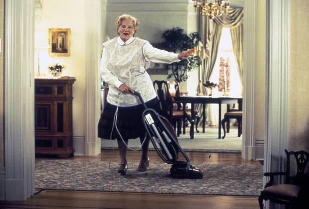 Film Still from Mrs. Doubtfire Robin Williams © 1993 20th Century Fox Photo Credit: Phil Bray  31108_007