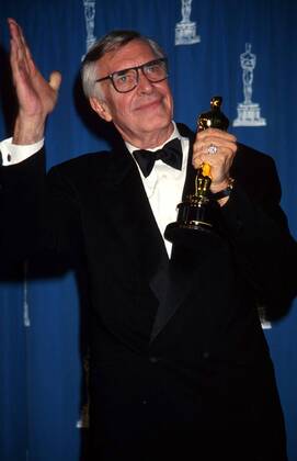 OSCARS. Bester Nebendarsteller. Preisträger 1991-2000 July 16, 2017: File: MARTIN LANDAU (June 20, 1928 to July 15, 2017) was an American film and television actor. His performance in the supporting role of Bela Lugosi in Ed Wood (1994) earned him an Academy Award, a Screen Actors Guild Award and a Golden Globe Award. He continued to perform in film and TV and headed the Hollywood branch of the Actors Studio until his death in 2017. Pictured: Martin Landau Academy Awards. 1995. - ZUMAg108 20170716_sha_g108_549 Copyright: xFitzroyxBarrettx