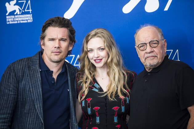 (170831) -- VENICE, Aug. 31, 2017 -- Actor Ethan Hawke (L), actress Amanda Seyfried (C), and director Paul Schrader pose during a photocall for the movie First Reformed at the 74th Venice Film Festival in Venice, Italy, on Aug. 31, 2017. )(zcc) ITALY-VENICE-FILM FESTIVAL- FIRST REFORMED -PHOTOCALL JinxYu 
