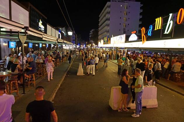 06 09 2017 Spain Island Mallorca at Tourists Hotspot Ballermann in El Arenal were in the Vergnügungsmeile Ham road against terrorist Attacks up 06 09 2017 Mallorca Barriers to Terror at Ballermann 06 09 2017 Mallorca Barriers to Terror at Ballermann