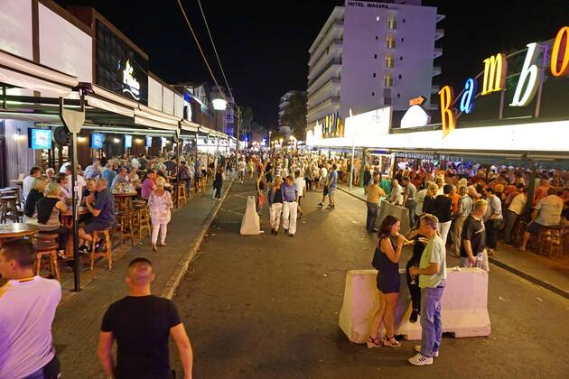 06 09 2017 Spain Island Mallorca at Tourists Hotspot Ballermann in El Arenal were in the Vergnügungsmeile Ham road against terrorist Attacks up 06 09 2017 Mallorca Barriers to Terror at Ballermann 06 09 2017 Mallorca Barriers to Terror at Ballermann