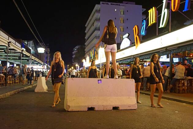 06 09 2017 Spain Island Mallorca at Tourists Hotspot Ballermann in El Arenal were in the Vergnügungsmeile Ham road against terrorist Attacks up 06 09 2017 Mallorca Barriers to Terror at Ballermann 06 09 2017 Mallorca Barriers to Terror at Ballermann