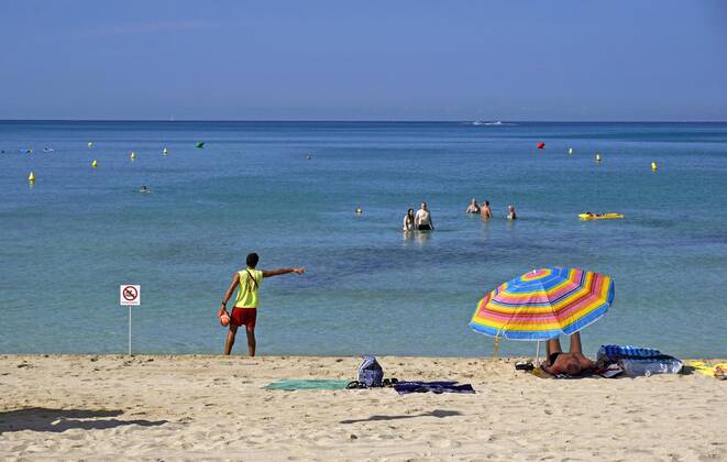 06 09 2017 Spain Island Mallorca at Tourists Hotspot Ballermann in El Arenal provides a Lifeguards for Order and Security at Sand beach here distributes he Bathers out the Sperrbereich in Water 06 09 2017 Mallorca 06 09 2017 Mallorca