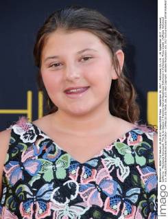 September 26, 2017 - Hollywood, CA, U.S. - 26 September 2017 - Hollywood, California - Mackenzie Hancsicsak. This Is Us Season 2 Premiere held at Neuehouse Hollywood in Hollywood. Photo Credit: AdMedia Hollywood U.S. - ZUMAa123 20170926_zaa_a123_063 Copyright: xBirdiexThompsonx