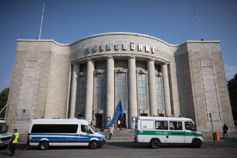 Clearance Volksbühne Clearance the from Artists and Activists filled Volksbühne at Pink Luxembourg square in Berlin after the Director C H r I S D e r C O n the Invaders due trespassing displayed had nehemen the Personalities the last Around 15 Invaders on and lead Them out the Building Around 100 Demonstrators Protest on the Meadow before the Theatre against the Clearance Berlin Berlin Germany