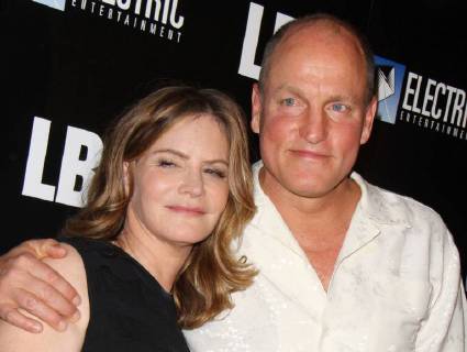 October 25, 2017 - Los Angeles, CA, U.S. - 24 October 2017 - Los Angeles, California - Jennifer Jason Leigh and Woody Harrelson. Ã¢â‚¬oeLBJÃ¢â‚¬Â World Premiere held at ArcLight Hollywood in Los Angeles. Photo Credit: AdMedia Los Angeles U.S. - ZUMAa123 20171025_zaa_a123_013 Copyright: xAdmediax