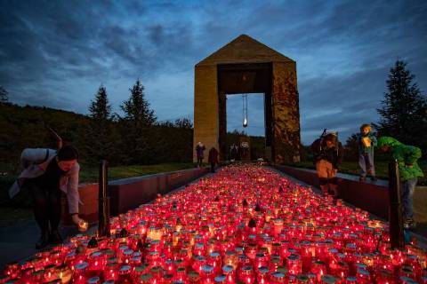 Allerheiligen in Kroatien All Saints Day 01.11.2017., Zagreb, Croatia - A large number of citizens visited the graves of their loved ones at the The Crematorium Cemetery - Gaj urni on All Saints Day.  DavorxPuklavec PIXSELL