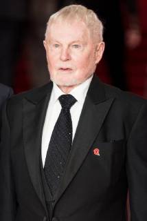 November 2, 2017 - London, London, UK - London, UK. DEREK JACOBI attends the world film premiere of Murder On The Orient Express. London UK  - ZUMAl94_ 20171102_zaf_l94_092 Copyright: xRayxTangx