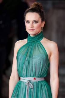 November 2, 2017 - London, London, UK - London, UK. DAISY RIDLEY attends the world film premiere of Murder On The Orient Express. London UK  - ZUMAl94_ 20171102_zaf_l94_106 Copyright: xRayxTangx