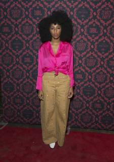 Search Party Staffelpremiere in New York USA: TBS premiere season 2 Search Jessica Williams attends season 2 premiere of Search Party at Public New York New York United States Public  LevxRadin
