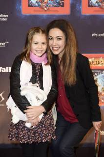 Anastasia Zampounidis with Niece Tessa at the Premiere the Children show Game with the Time in Frederick city Palace Berlin 19 11 2017 Foto:xF.xKernx xFuturexImage