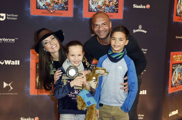 Kate Hall and Husband Detlef Soost with Children Ayana Haley Hall Soost and Carlos Detlef at the Premiere the Children show Game with the Time in Frederick city Palace Berlin 19 11 2017 Foto:xF.xKernx xFuturexImage