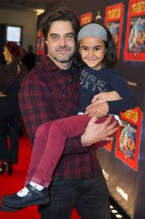Raphael Vogt with Godchild Kaya at the Premiere the Children show Game with the Time in Frederick city Palace Berlin 19 11 2017 Foto:xF.xKernx xFuturexImage