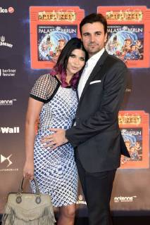 Micaela Schäfer with Friend Felix Steiner at the Premiere the Children show Game with the Time in Frederick city Palace Berlin 19 11 2017 Foto:xF.xKernx xFuturexImage
