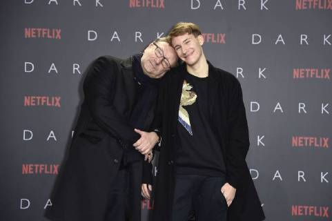Rainer Bock with Son Moritz at the Premiere the NETFLIX Series Dark in Cinema in Zoo Palace Berlin 20 11 2017 Foto:xF.xKernx xFuturexImage