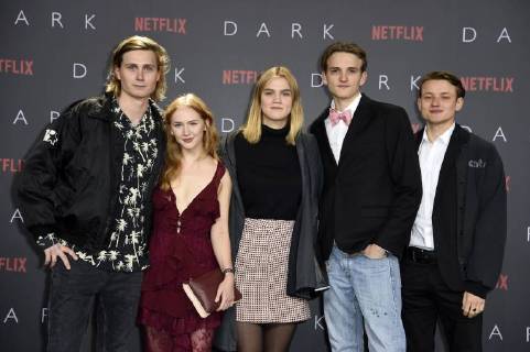 Moritz Jahn Gina Alice Stiebitz Nele Trebs Ludger Boekelmann and Paul LUX at the Premiere the NETFLIX Series Dark in Cinema in Zoo Palace Berlin 20 11 2017 Foto:xF.xKernx xFuturexImage