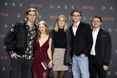 Moritz Jahn Gina Alice Stiebitz Nele Trebs Ludger Boekelmann and Paul LUX at the Premiere the NETFLIX Series Dark in Cinema in Zoo Palace Berlin 20 11 2017 Foto:xF.xKernx xFuturexImage
