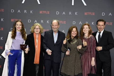 Anne Rat Polle Lisa Cruiser Michael Mendl Angela Winkler Julika Jenkins and Arnd Klawitter at the Premiere the NETFLIX Series Dark in Cinema in Zoo Palace Berlin 20 11 2017 Foto:xF.xKernx xFuturexImage