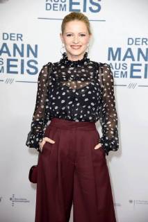 Jennifer Ulrich at the public premiere from the Man out the Ice in Zoo Palace in Berlin at 21 11 2017