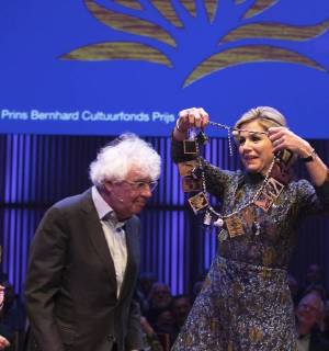 27-11-2017 Amsterdam Queen Maxima during the Prince Bernhard Cultuurfonds award at the Muziekgebouw aan ’t IJ in Amsterdam. The award, 150.000 euro, was presented to writer Geert Mak.  Copyright: xPPE WERFx