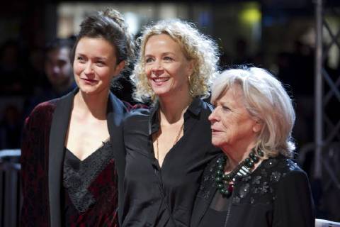 from left Tinka FUERST Fürst actress Katja RIEMANN Germany actress Margarethe von TROTTA Germany director on the red carpet Red Carpet Show film premiere Forget about Nick 28 11 2017 in the Lichtburg in Essen