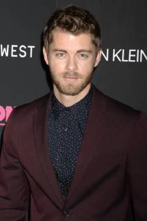Luke Mitchell at the premiere of the movie I Tonya at the Village East Cinema New York 28 11 2017 Foto:xD.xVanxTinex xFuturexImage