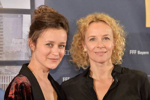 Premiere of the feature film FORGET ABOUT NICK in Essen Actress Tinka Fürst left and actress Katja Riemann right on 28 11 2017 at the premiere of the movie Forget about Nick at the Lichtburg in Essen FORGET ABOUT NICK is the latest film by the renowned and award-winning director Margarethe von Trotta xAGx