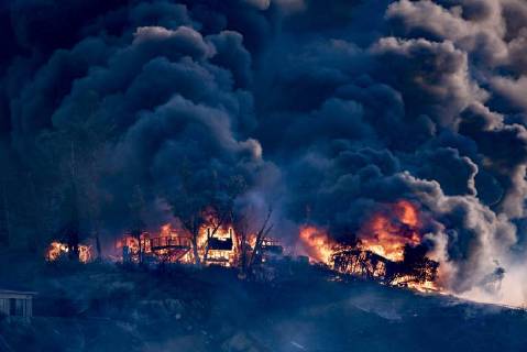 December 5, 2017 - Los Angeles, California, United States - A house is engulfed in flames as the Creek Fire burns. The raging fire fueled by strong Santa Ana winds has burned more than 11,000 acres and caused the evacuation of 115,000 residents. Los Angeles United States  - ZUMAn230 20171205_zaa_n230_746 Copyright: xRonenxTivonyx
