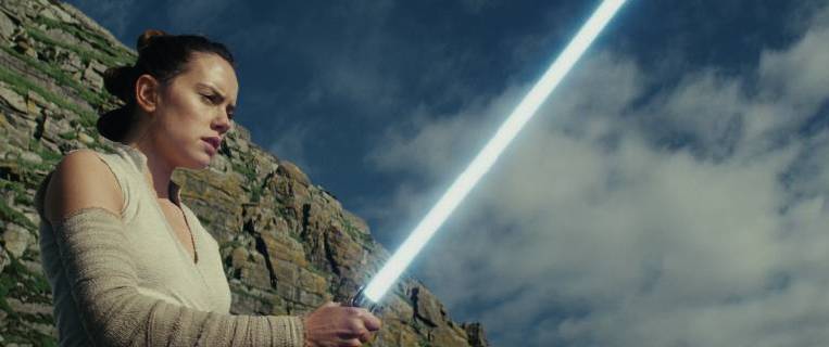 Star Wars: The Last Jedi (2017) Rey (Daisy Ridley) Lucasfilm Ltd. Los Angeles CA  33299_050THA