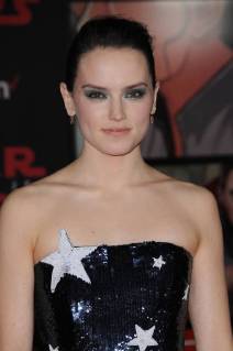 December 9, 2017 - Los Angeles, CA, U.S. - 09 December 2017 - Los Angeles, California - Daisy Ridley. Premiere Of Disney Pictures And Lucasfilm s Star Wars: The Last Jedi held at The Shrine Auditorium in Los Angeles Photo Credit: AdMedia Los Angeles U.S. - ZUMAa123 20171209_zaa_a123_017 Copyright: xBirdiexThompsonx