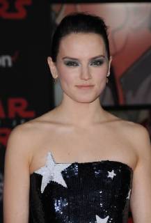 December 9, 2017 - Los Angeles, CA, U.S. - 09 December 2017 - Los Angeles, California - Daisy Ridley. Premiere Of Disney Pictures And Lucasfilm s Star Wars: The Last Jedi held at The Shrine Auditorium in Los Angeles Photo Credit: AdMedia Los Angeles U.S. - ZUMAa123 20171209_zaa_a123_024 Copyright: xBirdiexThompsonx