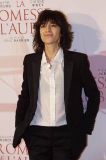 La Promesse de l Aube Premiere in Paris Charlotte Gainsbourg CELEBRITES : Avant Premiere la Promesse de l Aube - Paris - 12 12 2017 MichaelBaucher Panoramic 