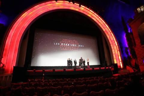 chanteurs reprenant les musiques du film star wars a cappella NEWS: Avant premiere Star Wars Les derniers Jedi au Grand Rex - Paris - 13 12 2017 CleaCastel Panoramic