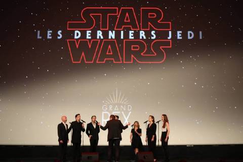 chanteurs reprenant les musiques du film star wars a cappella NEWS: Avant premiere Star Wars Les derniers Jedi au Grand Rex - Paris - 13 12 2017 CleaCastel Panoramic