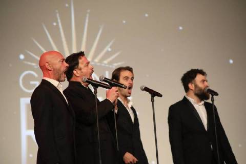 chanteurs reprenant les musiques du film star wars a cappella NEWS: Avant premiere Star Wars Les derniers Jedi au Grand Rex - Paris - 13 12 2017 CleaCastel Panoramic