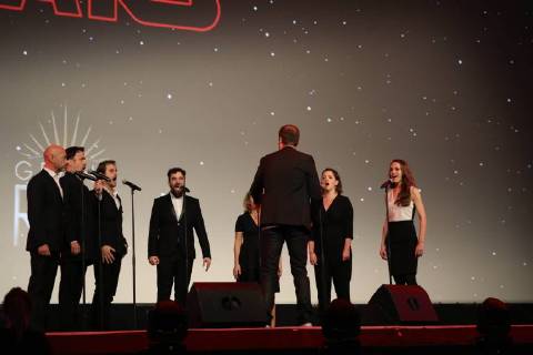 chanteurs reprenant les musiques du film star wars a cappella NEWS: Avant premiere Star Wars Les derniers Jedi au Grand Rex - Paris - 13 12 2017 CleaCastel Panoramic