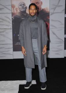 December 13, 2017 - Westwood, CA, U.S. - 13 December 2017 - Westwood, California - Brandon Bell. Netflix s Bright Los Angeles Premiere held at Regency Village Theatre in Westwood. Photo Credit: AdMedia Westwood U.S. - ZUMAa123 20171213_zaa_a123_267 Copyright: xBirdiexThompsonx