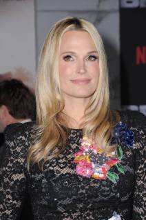 13 December 2017 - Westwood, California - Molly Sims. Netflix s Bright Los Angeles Premiere held at Regency Village Theatre in Westwood. 223027 2017-12-13 CA Westwood Etats-Unis Sims, Molly Copyright: xBirdiexThompson AdMediax STAR_223027_031