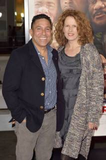 Oscar Nunez with wife Ursula Whittaker at the premiere of the movie Father Figures Who is Daddy at TCL Chinese Theater Hollywood Los Angeles 13 12 2017 Foto:xD.xStarbuckx xFuturexImage
