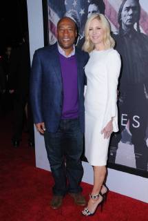 December 14, 2017 - Beverly Hills, CA, U.S. - 14 December 2017 - Beverly Hills, California - Byron Allen. Hostiles Los Angeles Premiere held at Samuel Goldwyn Theater in Beverly Hills. Photo Credit: AdMedia Beverly Hills U.S. - ZUMAa123 20171214_zaa_a123_047 Copyright: xBirdiexThompsonx