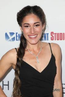 Q orianka Kilcher at the Hostiles Film Premiere on 14 12 2017 in Beverly Hills Los Angeles Hostiles Film Premiere in Los Angeles 2017