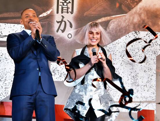 (L-R)Actor Will Smith(L) and actress Noomi Rapace attend the Japan premier for the film Bright in Tokyo, Japan on December 19, 2017.  TKP2017121907 KEIZOxMORI