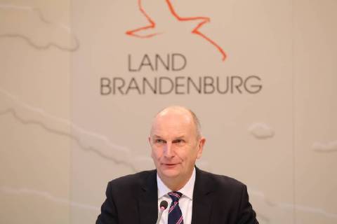 Prime Minister Dietmar Woidke SPD speaks 2018 Brandenburg at a press conference on the supplementary budget State Chancellery Potsdam 19 December 2017 Brandenburg PK to the supplementary budget 2018