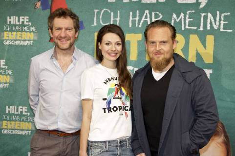 Johannes Zeiler Julia Hartmann and Oskar Keymer at the premiere of the movie help I have shrunk my parents at the village cinemas Vienna 13 01 2018 Foto:xB.xLoschanx xFuturexImage