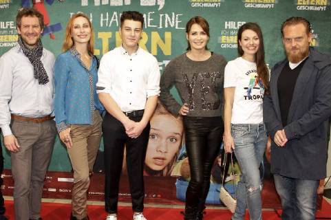 Johannes Zeiler Andrea Sawatzki Oskar Keymer Anja Kling Julia Hartmann and Axel Stein at the premiere of the movie help I have shrunk my parents at the village cinemas Vienna 13 01 2018 Foto:xB.xLoschanx xFuturexImage