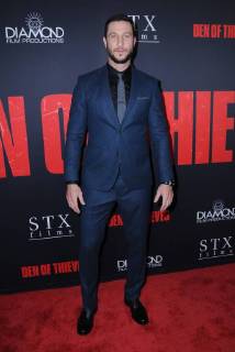 January 17, 2018 - Los Angeles, CA, U.S. - 17 January 2018 - Los Angeles, California - Pablo Schreiber. Den of Thieves Los Angeles Premiere held at Regal Cinemas LA Live. Photo Credit: Birdie Thompson AdMedia Los Angeles U.S. - ZUMAa123 20180117_zaa_a123_239 Copyright: xBirdiexThompsonAdmediax