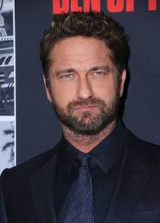 January 17, 2018 - Los Angeles, CA, U.S. - 17 January 2018 - Los Angeles, California - Gerard Butler. Den of Thieves Los Angeles Premiere held at Regal Cinemas LA Live. Photo Credit: Birdie Thompson AdMedia Los Angeles U.S. - ZUMAa123 20180117_zaa_a123_213 Copyright: xBirdiexThompsonAdmediax