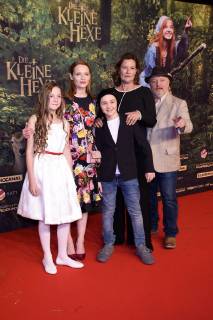 Momo Beier Karoline Herfurth Luis Vorbach Suzanne von Borsody and Axel Prahl at the premiere of the movie the little witch in the Mathäser Filmpalast in Munich 21 01 2018 Foto:xP.xSchönbergerx xFuturexImage