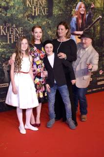 Momo Beier Karoline Herfurth Luis Vorbach Suzanne von Borsody and Axel Prahl at the premiere of the movie the little witch in the Mathäser Filmpalast in Munich 21 01 2018 Foto:xP.xSchönbergerx xFuturexImage